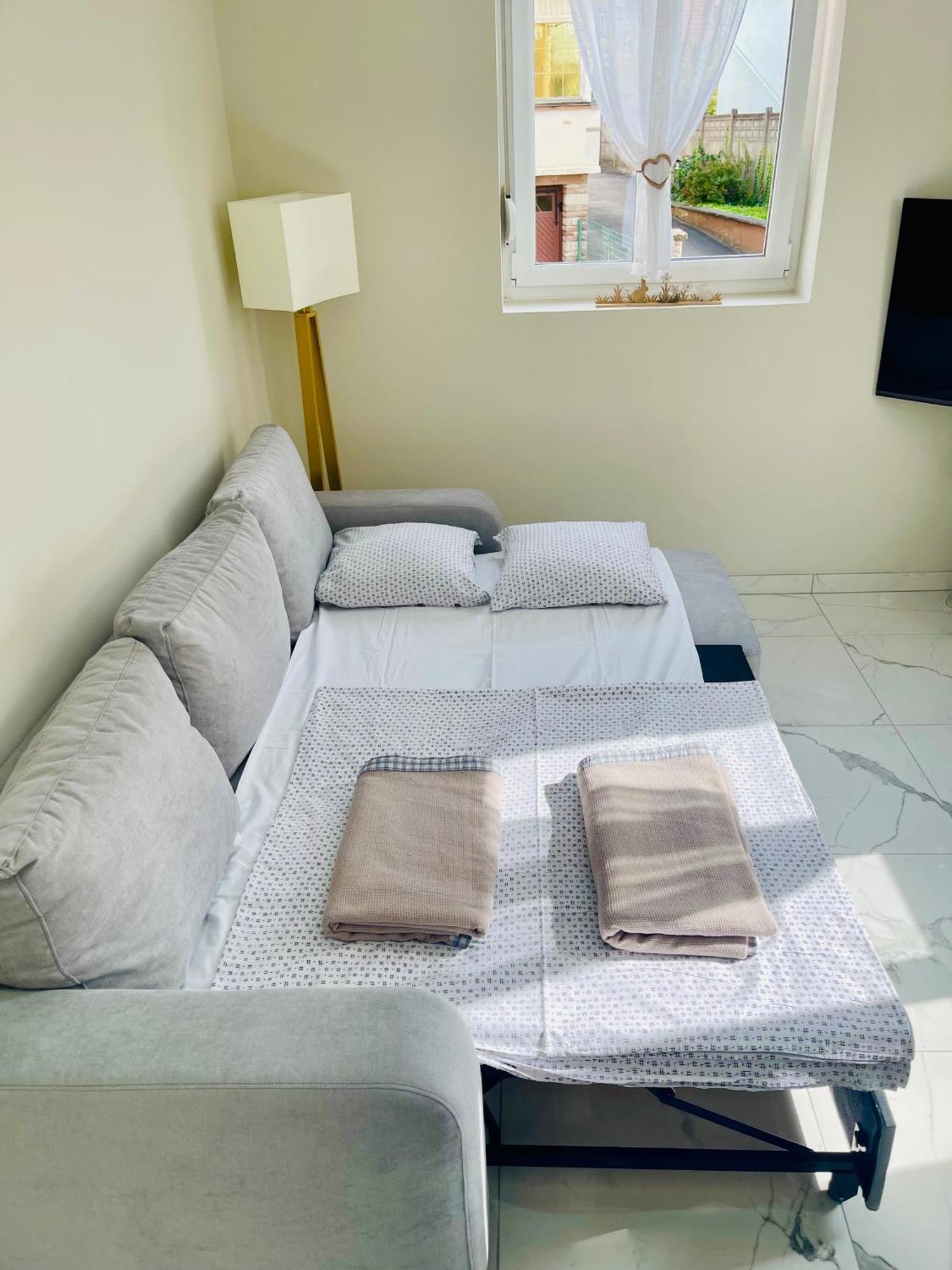 Spacieux, Lumineux Et Confortable *